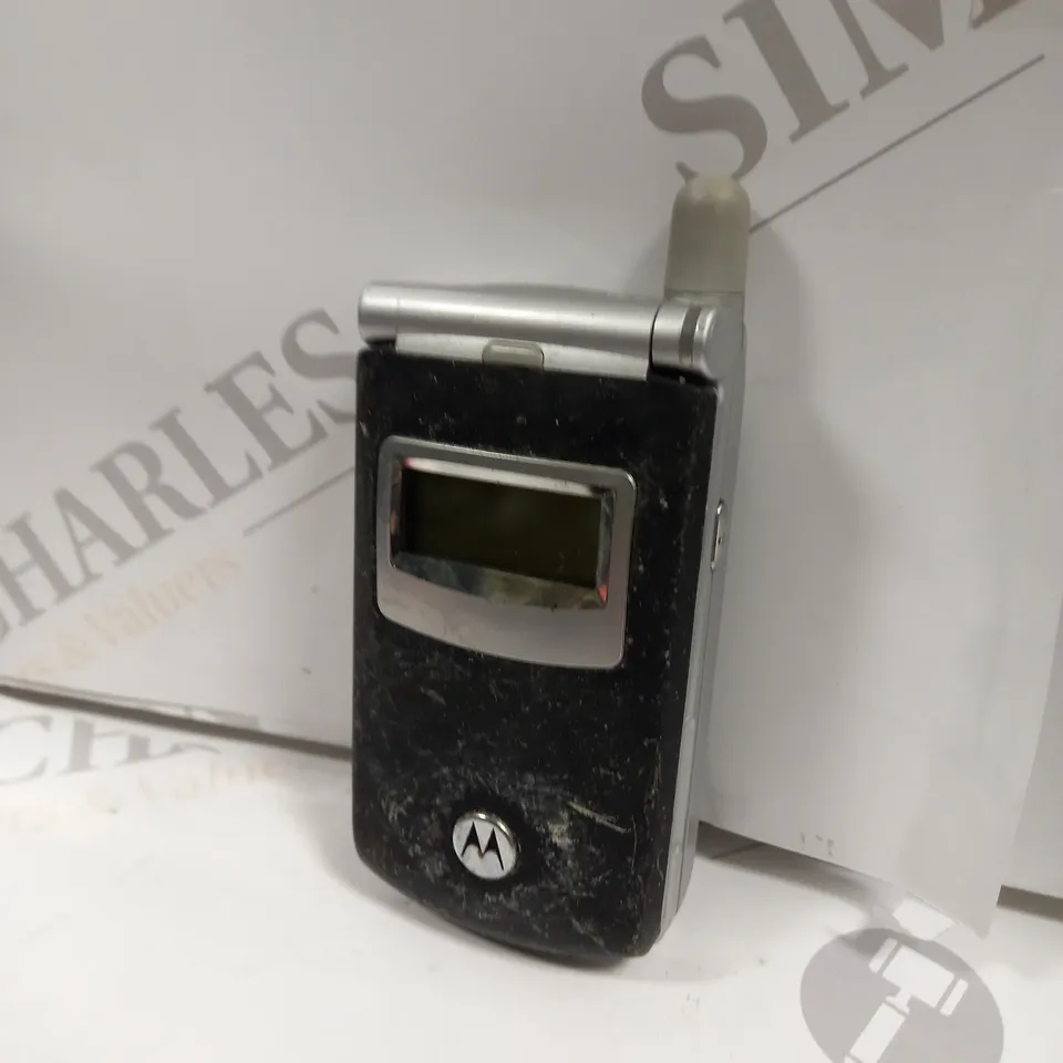 MOTOROLA T720E FLIP MOBILE PHONE 