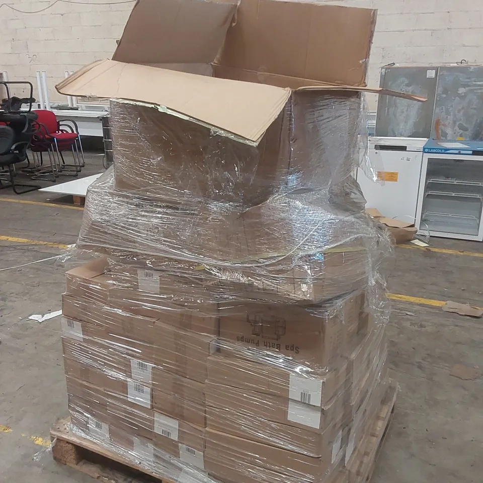 PALLET CONTAINING A LARGE QUANTITY OF ASSORTED BATHROOM PARTS INCLUDING: PIPING, SPA BATH PUMPS ECT