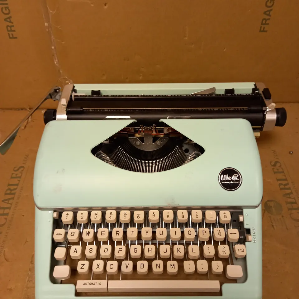 WE R MEMORY KEEPERS TYPECAST TYPEWRITER