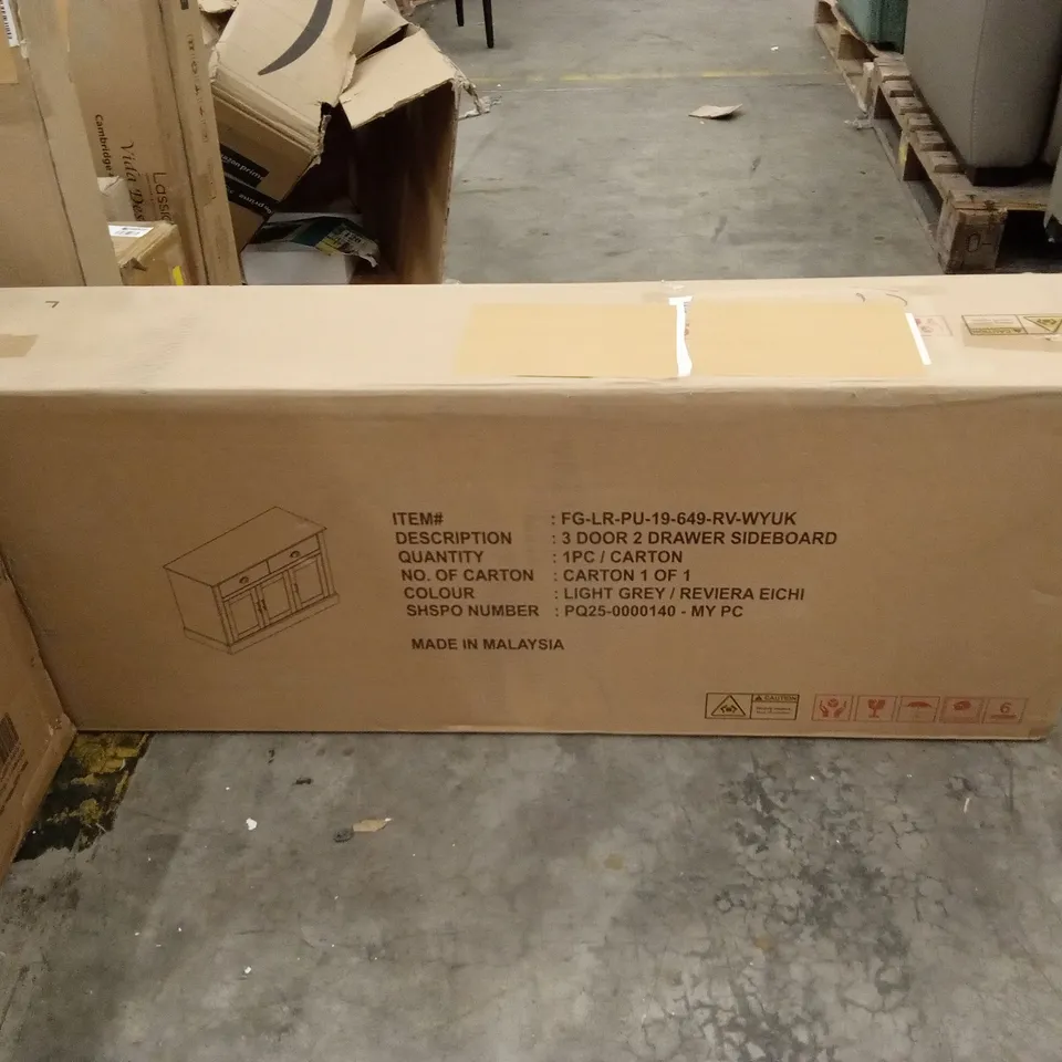 BOXED 3 DOOR 2 DOOR SIDEBOARD - LIGHT GREY/REVIERA EICHI (1 BOX)