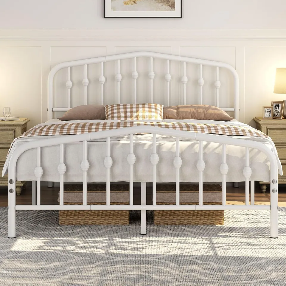 BOXED YAHEETECH 5FT KING BED FRAMES SLATTED METAL BED WITH CROWN-INSPIRED DESIGN HEADBOARD - WHITE (1 BOX)