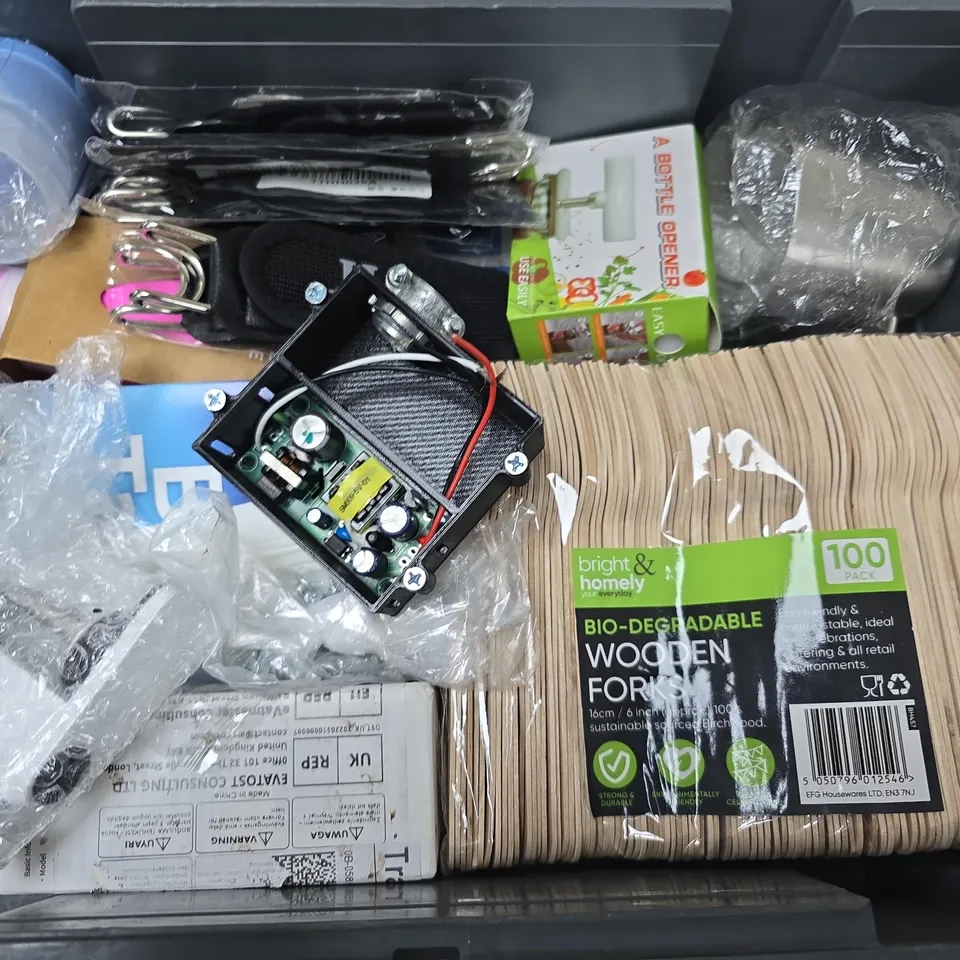 APPROXIMATELY 14 ASSORTED HOUSEHOLD ITEMS TO INCLUDE WOODEN FORKS, NEO G ACHILLES TENDON SUPPORT, BLUTACK, ETC