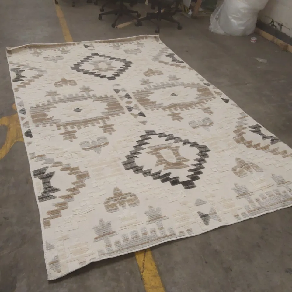 QUALITY DESIGNER AREA RUG - APPROXIMATELY 320 x 200cm