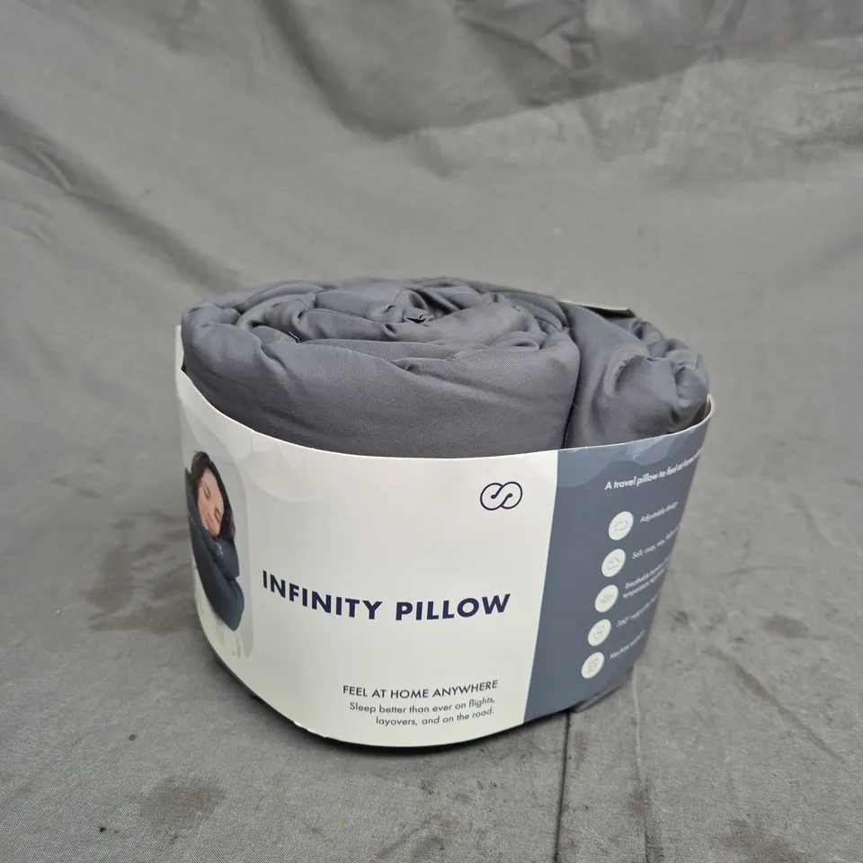 INFINITY PILLOW