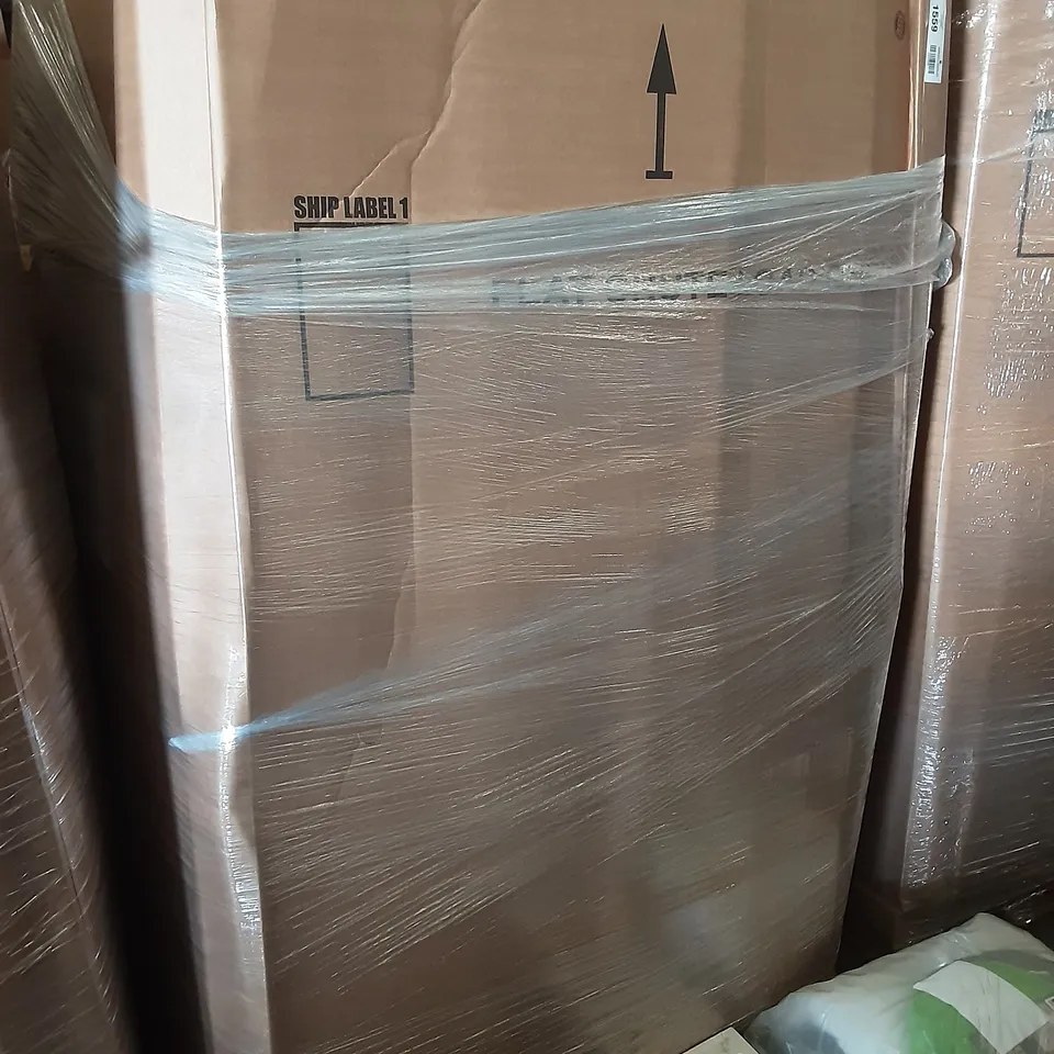 LARGE PALLET OF ASSORTED HOMEWARE ITEMS TO INCLUDE MATTRESS TOPPERS, PILLOWS, BASKETS ETC