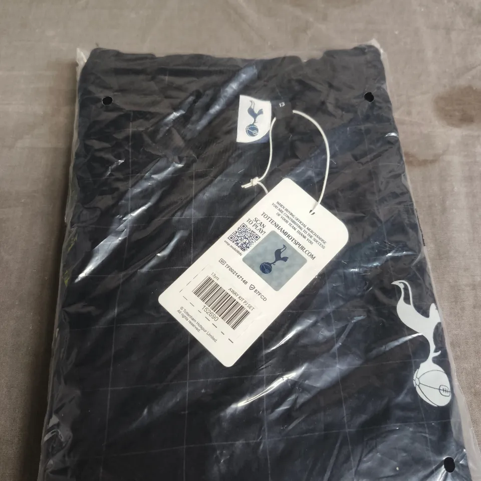 TOTTENHAM HOTSPUR AWAY KIT PJ SET SIZE 13YRS 