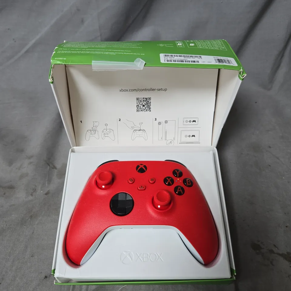 XBOX PULSE RED CONTROLLER 