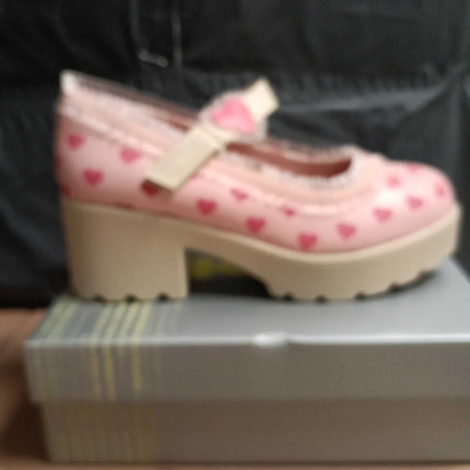 KOI MELANIE SWEETHEART MARY JANE SHOES PINK SIZE 9