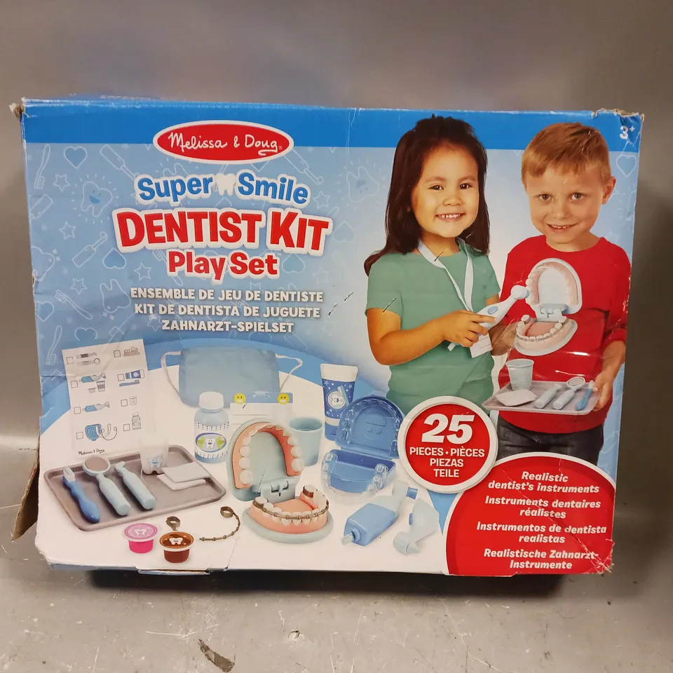 BOXED SUPER SMILE DENTIST PLAY SET RRP £34.99