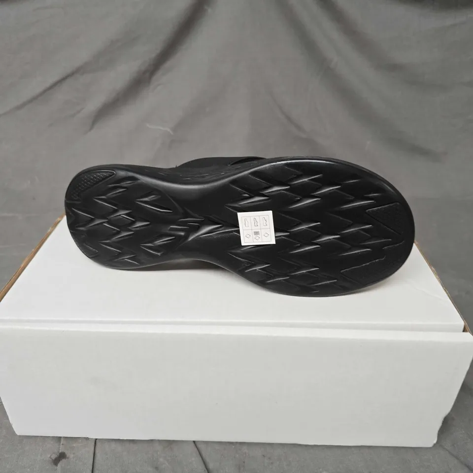 PAIR OF SKECHERS SLIP ONS IN BLACK - 6