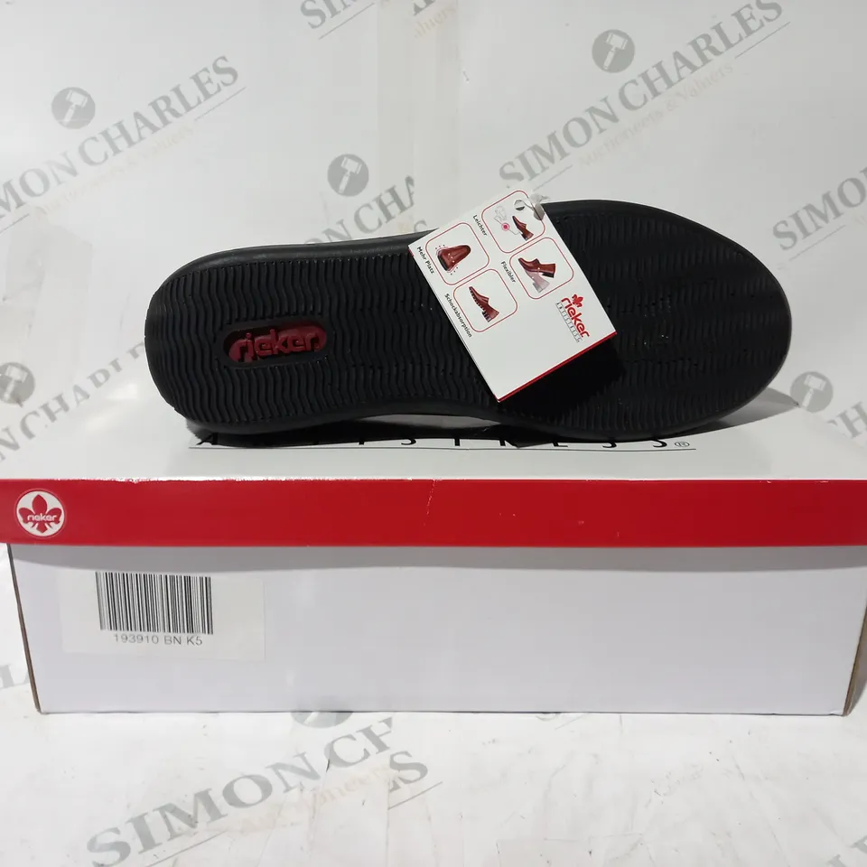 BOXED PAIR OF RIEKER TRAINER ZIP SHOES IN BROWN UK SIZE 6