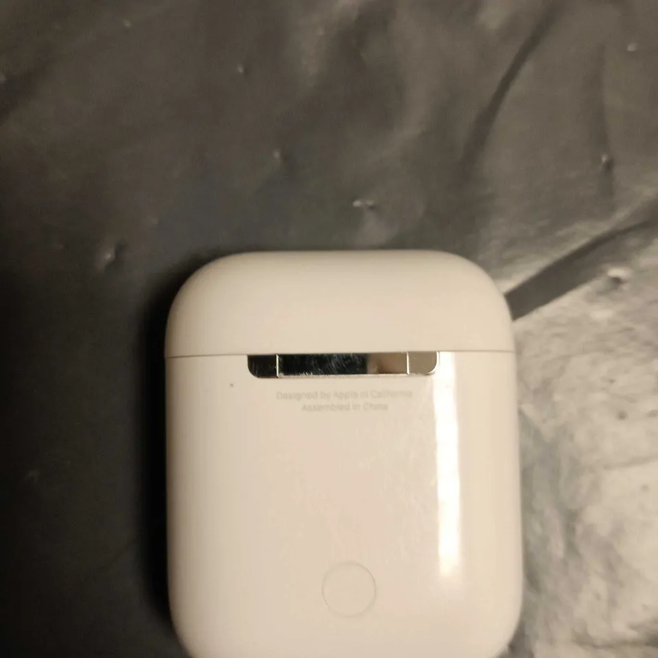 APPLE AIRPODS WITH CHARGING CASE – WHITE