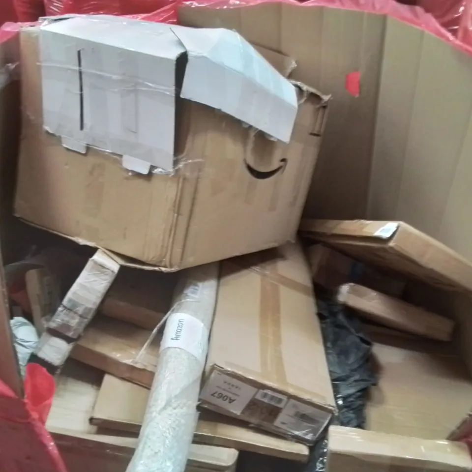 PALLET CONTAINING VARIOUS ASSORTED BOXED HOUSEHOLD ITEMS TO INCLUDE: OFFICE CHAIR, BED RAIL, TOILET ORGANISER RACK, AREA RUGS AND LOTS MORE UNMARKED BOXED ITEMS 