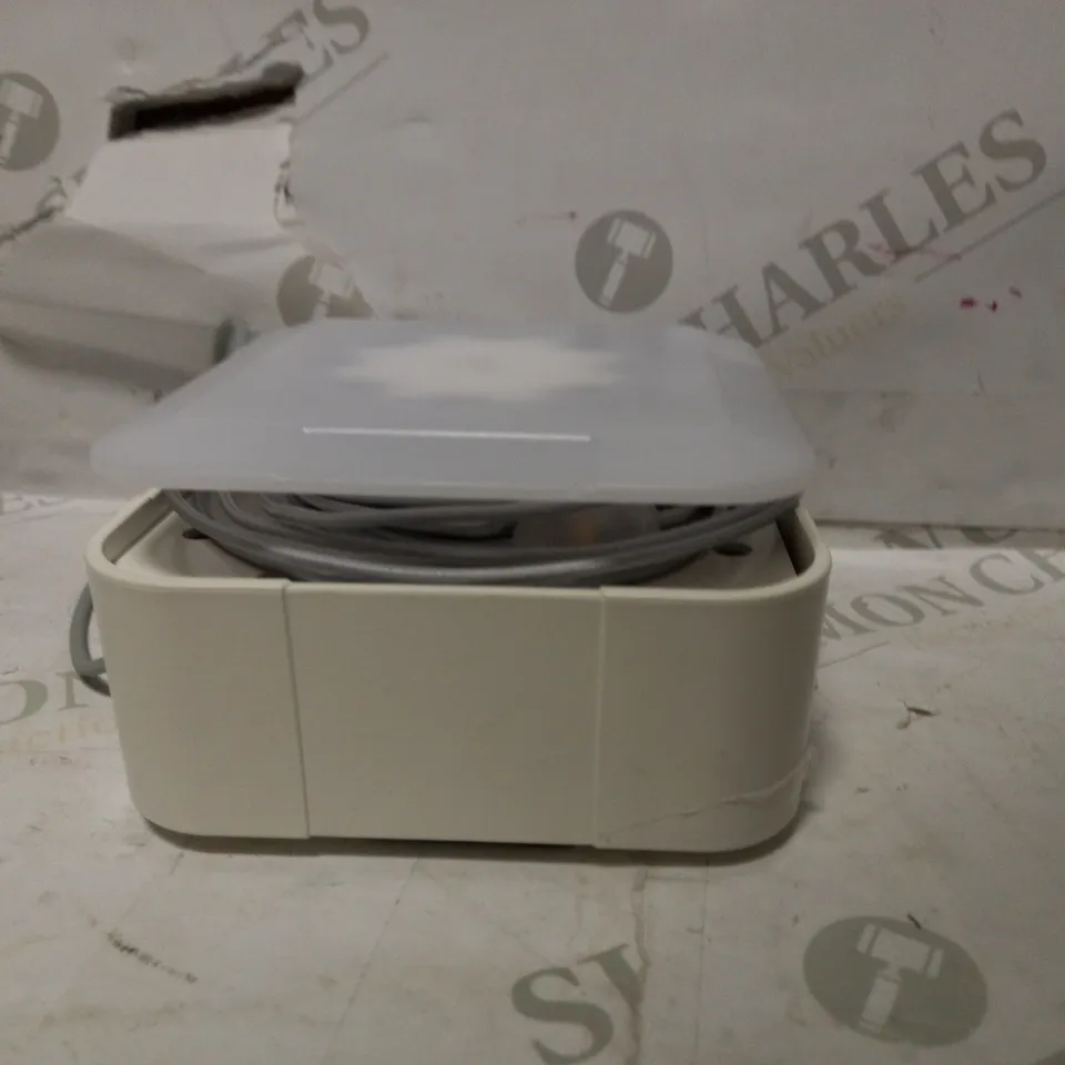 AURAGLOW WHITE USB & SOLAR RECHARGEABLE STRING LIGHTS