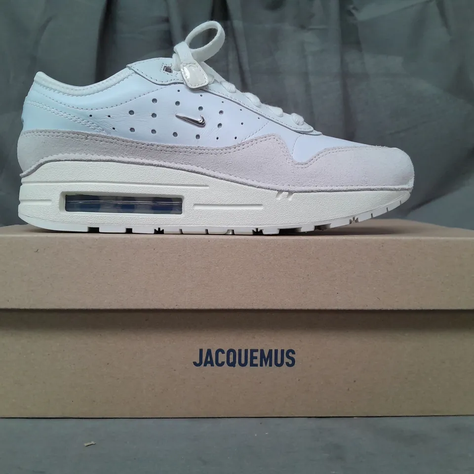 BOXED PAIR OF NIKE AIR MAX 1 JACQUEMUS SHOES IN WHITE UK SIZE 5.5