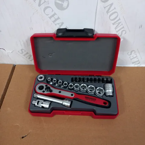 TENG 1/4 IN DRIVE SOCKET SET METRIC 24 PIECE - T1424
