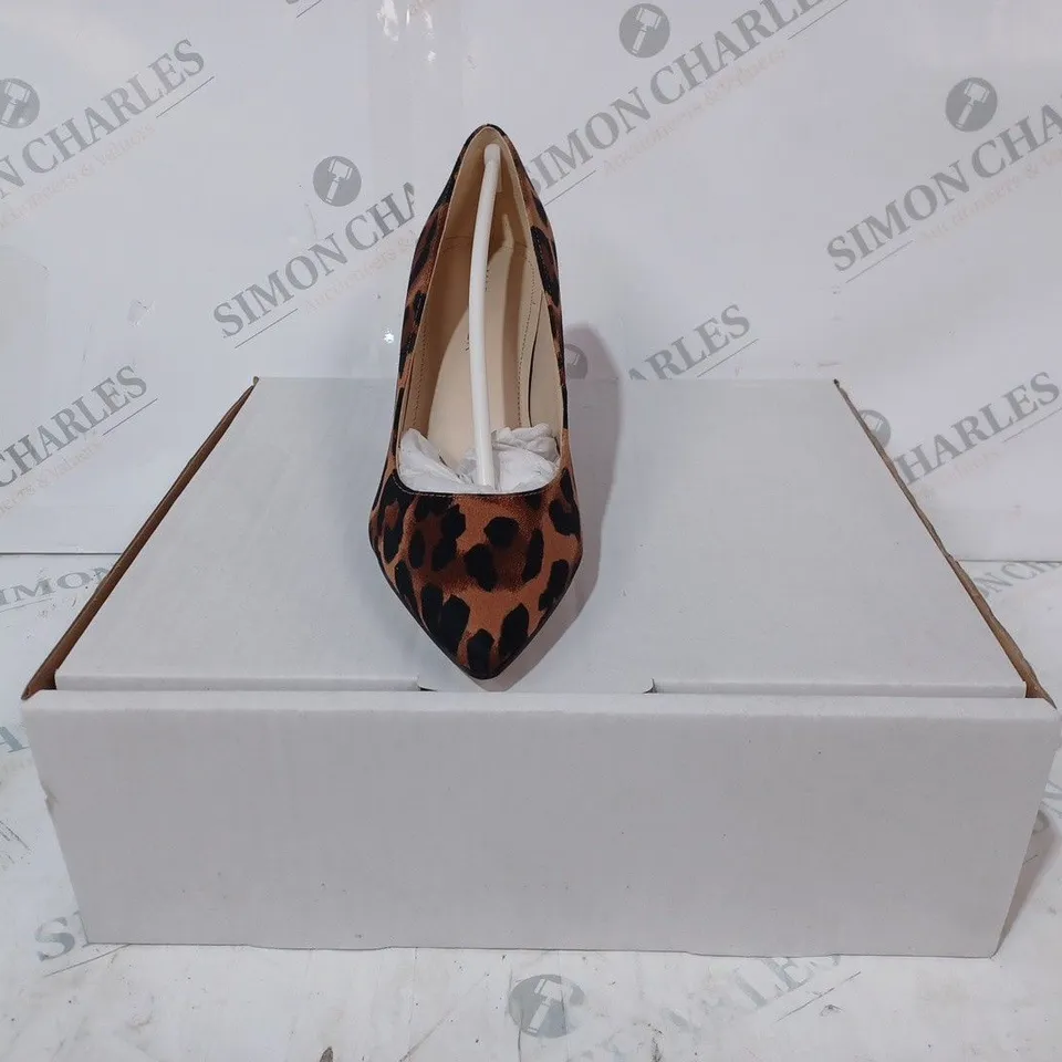 PAIR OF MF HEELS (LEOPARD PATTERN), SIZE 4