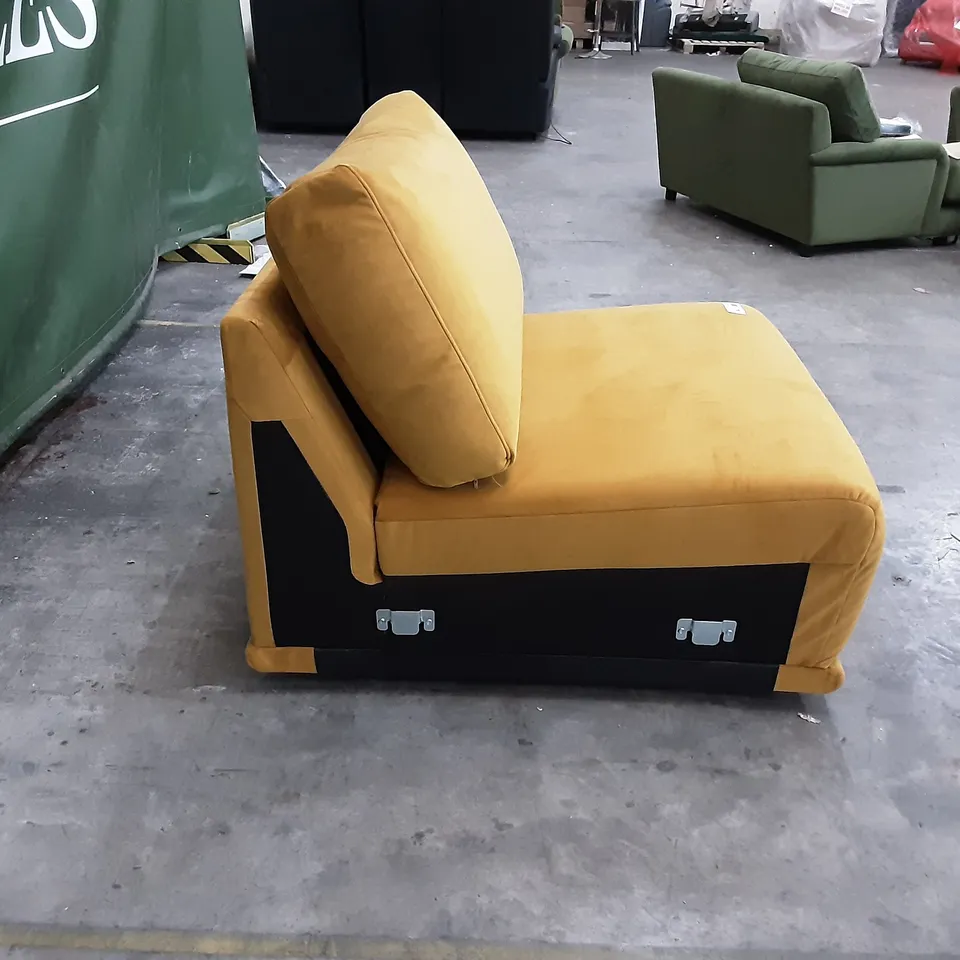 QUALITY BRITISH MANUFACTURED DESIGNER G PLAN FUSION NO ARM UNIT (F) A907 PLUSH TURMERIC A907