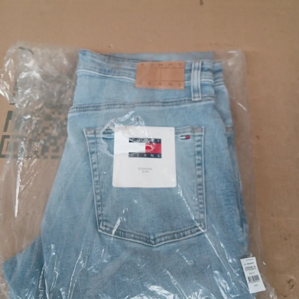 TOMMY JEANS LIGHT BLUE DENIM JEANS – WAIST 34