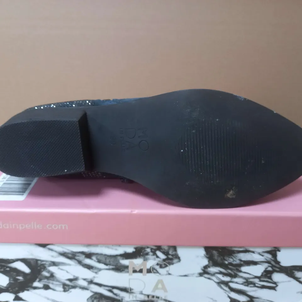 BOXED MODA IN PELLE LIGHT NAVY HEEL BOOTS - UK 6