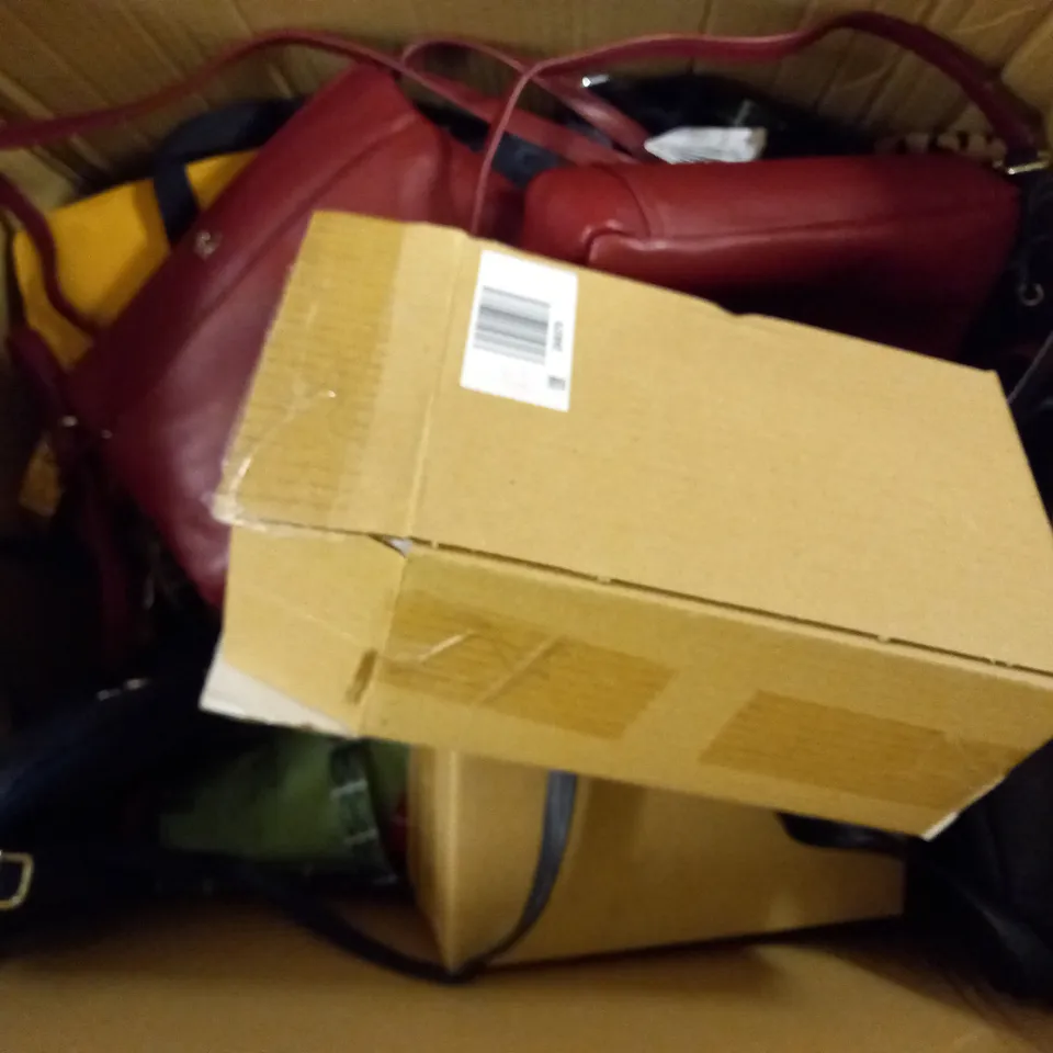 BOX OF APPROXIMATELY 10 ASSORTED ITEMS TO INCLUDE -  PERRICONE MD MINIZING TONER , SKIN SENSE REVEAL PADS , KIPLING BAG ETC