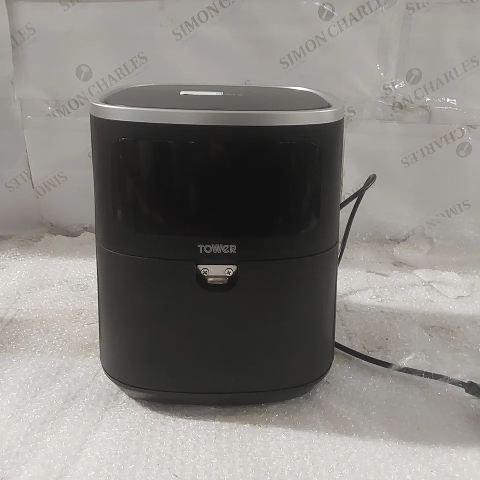 BOXED VORTX 4L DIGITAL AIR FRYER 