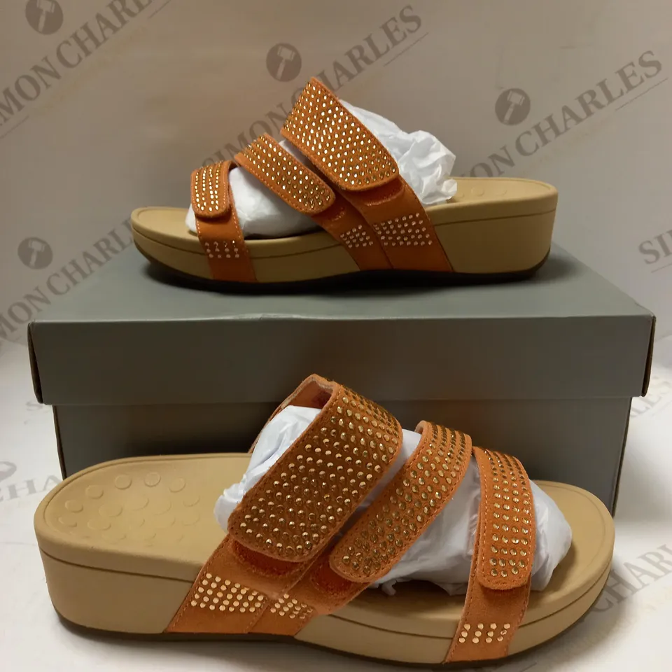 BRAND NEW VIONIC ALEXIS CORAL SANDALS - SIZE 6.5