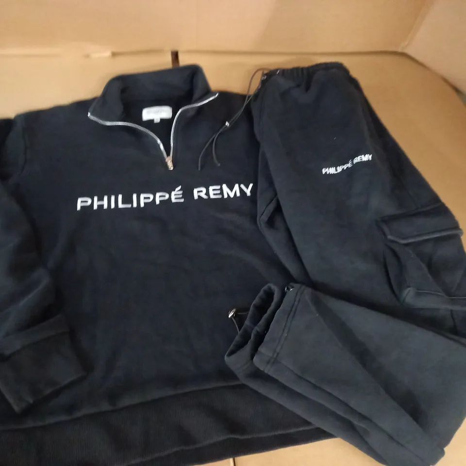PHILIPPE REMY 1/4 ZIP TOP AND JOGGERS - M