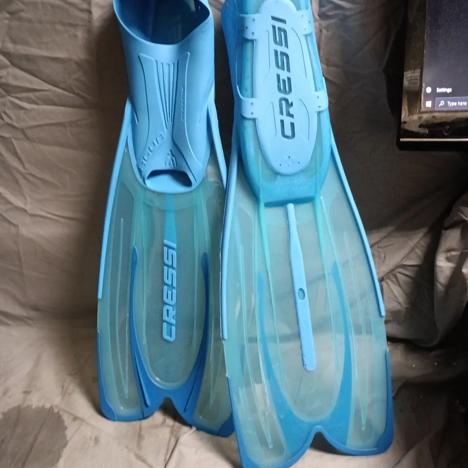 CRESSI AGUA SWIM FINS – BLUE (PAIR)