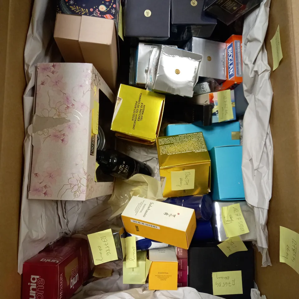 BOX OF 35 ASSORTED BEAUTY PRODUCTS & GIFT SETS TO INCLUDE EXUVIANCE PERFORMANCE PEEL AP25, AROMATHERAPY REVIVE BODY BRUSH, IMAGE VITAL C MOISTURISER ETC 