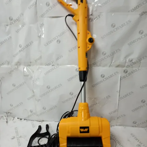 WOLF 2 IN 1 MULTI FUNCTION GARDEN AND YARD BRUSH - COLLECTION ONLY