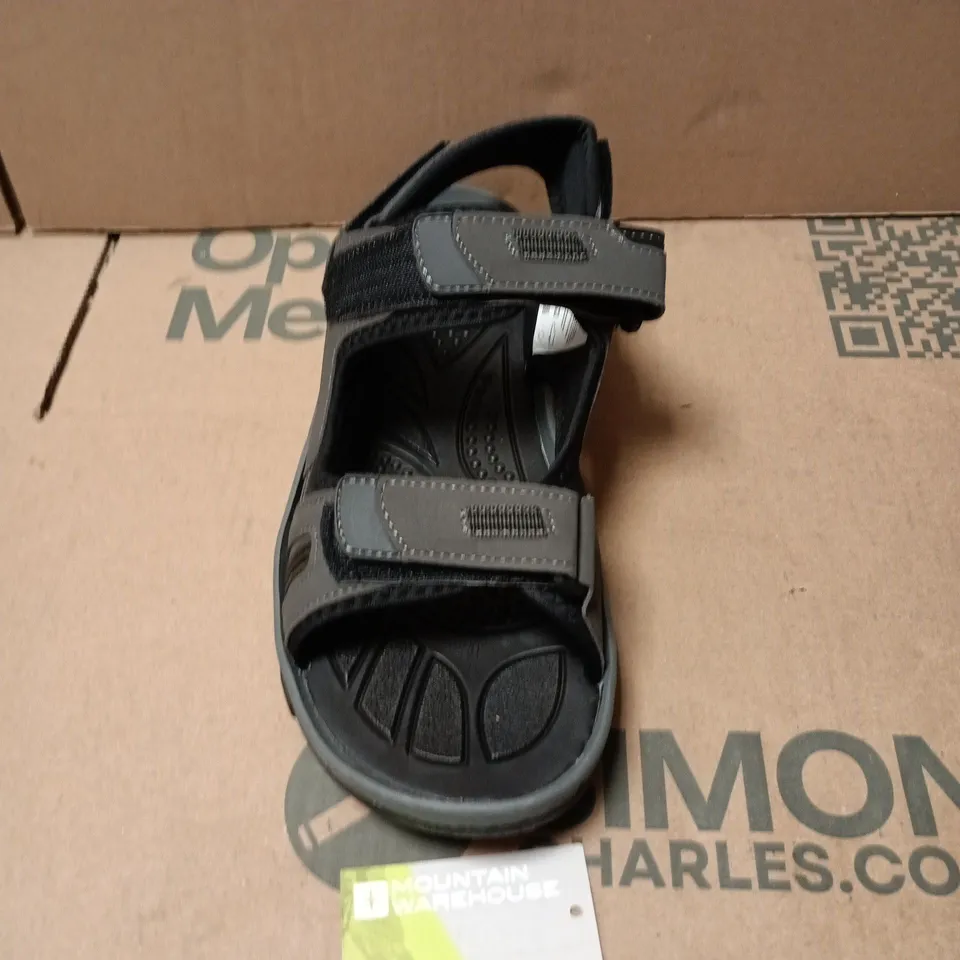 MOUNTAIN WAREHOUSE GREY/BLACK HIKING SANDALS WITH ADJUSTABLE VELCRO STRAPS – RUGGED SOLE SIZE 9
