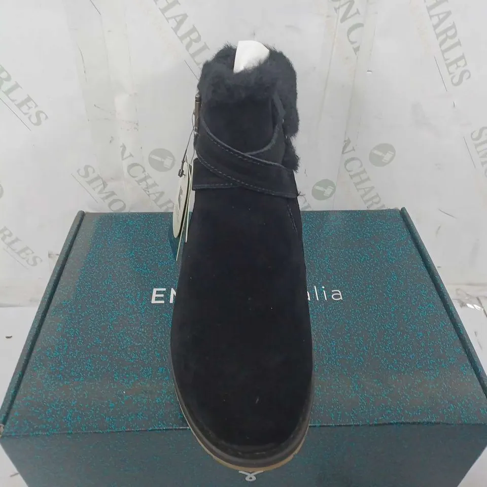 BOXED PAIR OF EMU AUSTRALIA FAUX SUEDE BOOTS IN BLACK - SIZE 7 