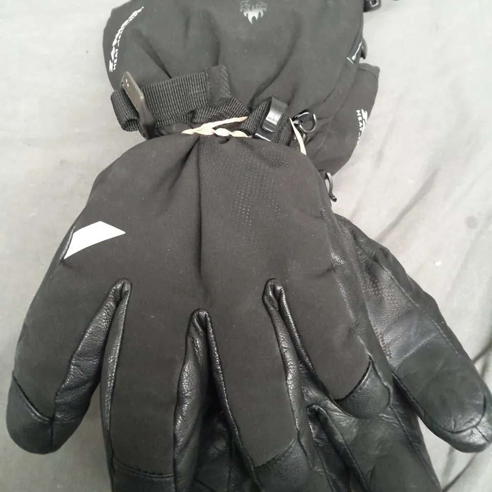 Z NIER HEATED GLOVES SIZE 10.5