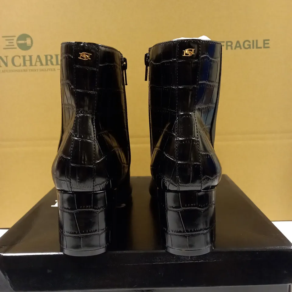 DUNNE LONDON OLEAH ANKLE BOOT SIZE 5