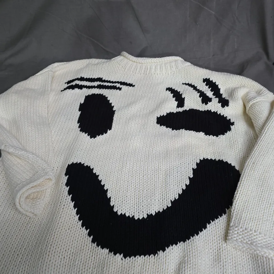 SLOW LOVE KNIT SWEATER – WHITE WITH GRAPHIC FACE, SIZE 2