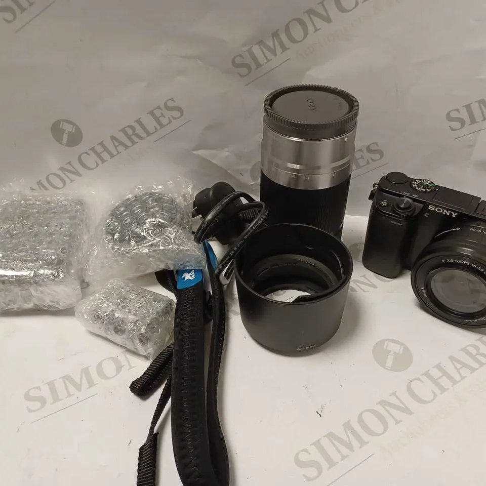 SONY ZV-E10 4K VLOG CAMERA WITH ACCESSORIES