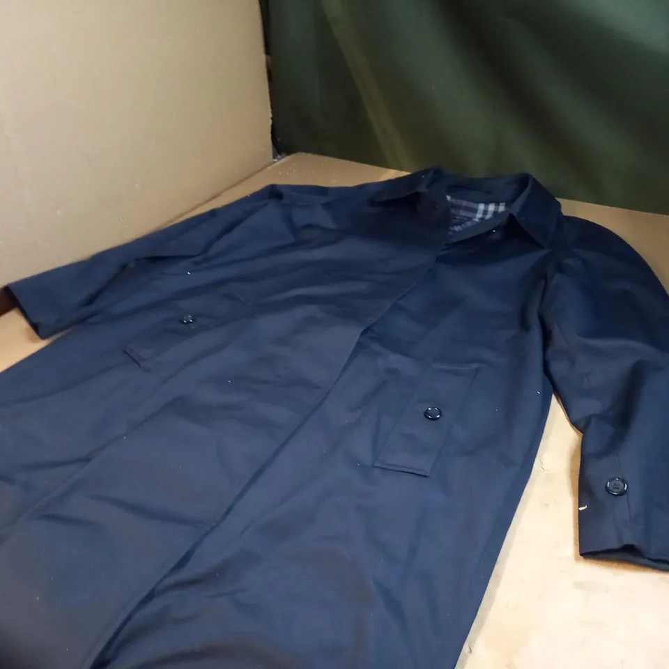 BLACK BURBERRY KNEE LENGH JACKET LARGE