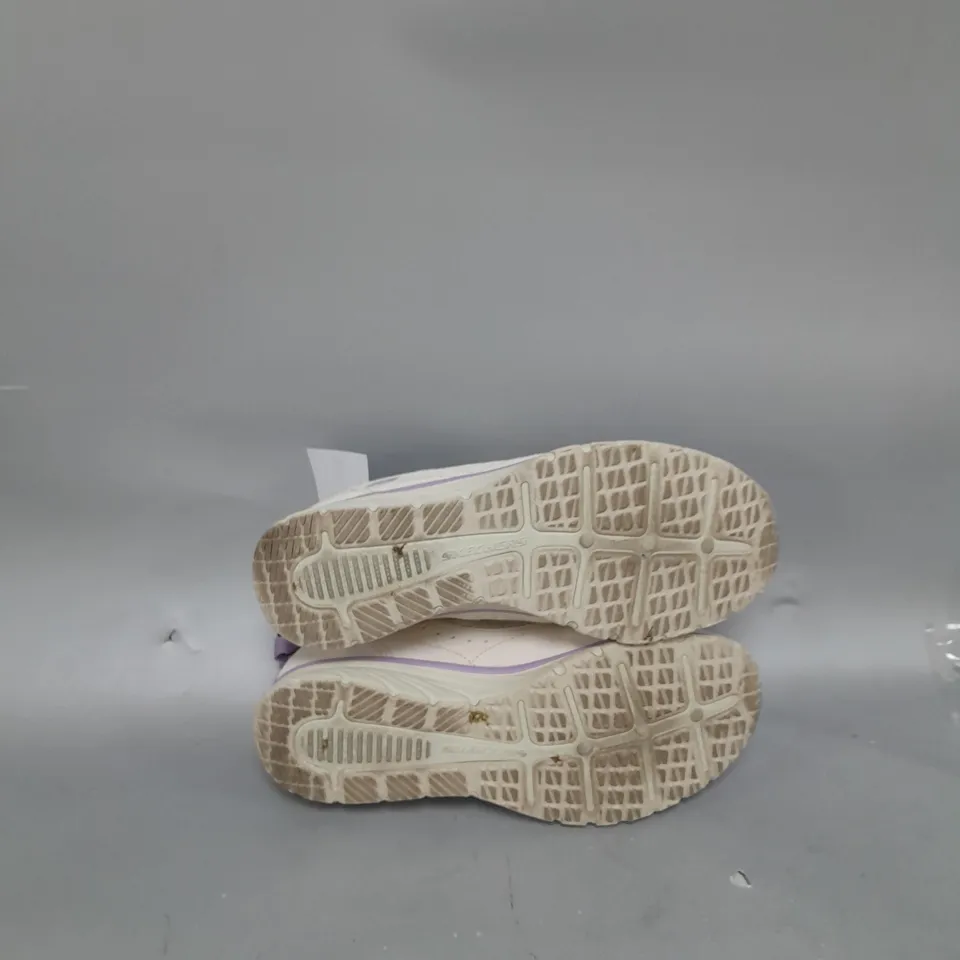 SKECHERS GRATIS AIR COOLED MEMORY FOAM TRAINERS - LIGHT GREY - SIZE 4