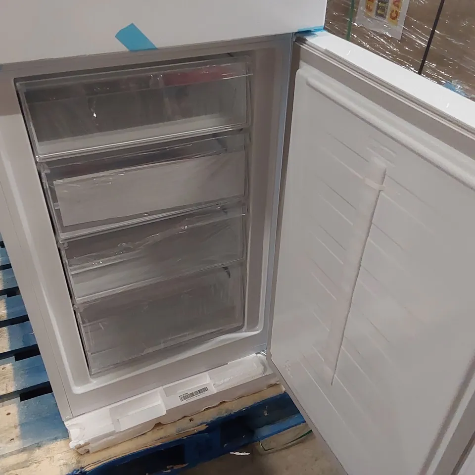 BOSCH SERIES 2 KGN27NWEAG 182CM HIGH 50/50 FROST FREE FRIDGE FREEZER WHITE - UNPROCESSED RAW RETURN