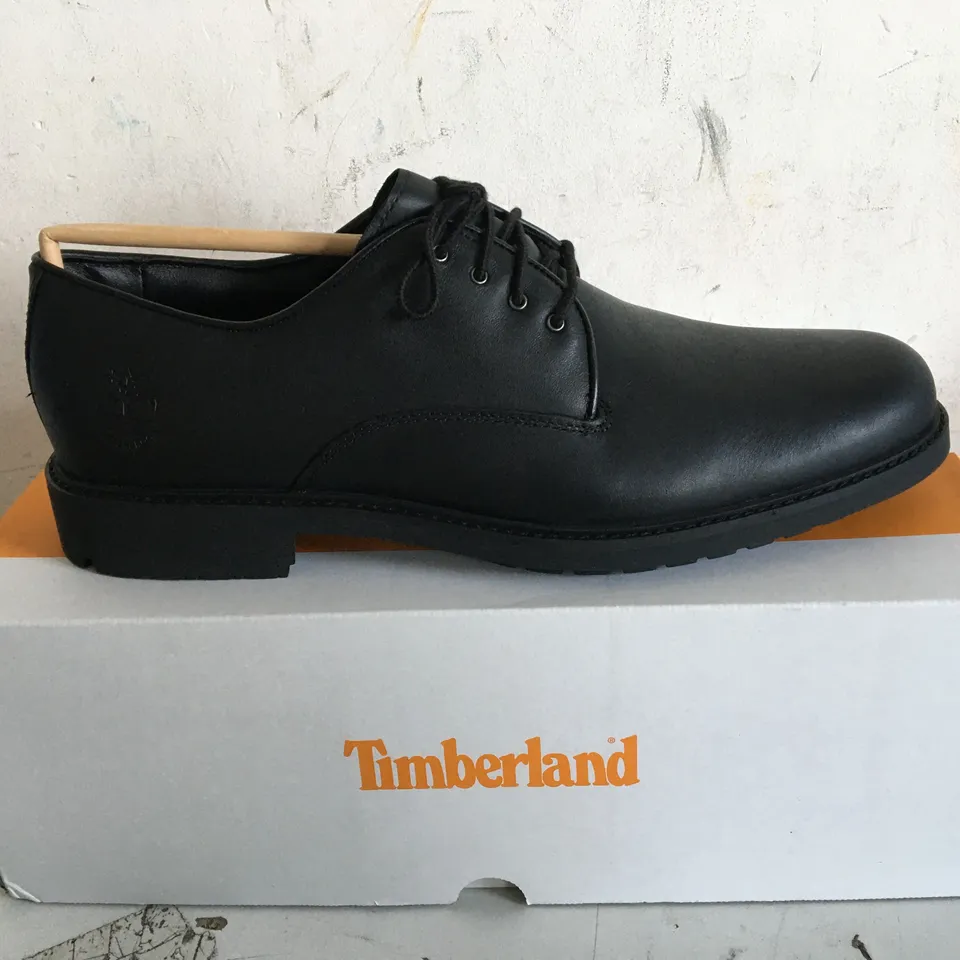 BOXED PAIR OF SIZE 10 TIMBERLAND STORMBUCKS WATERPROOF OXFORD BLACK FULL GRAIN SHOES 