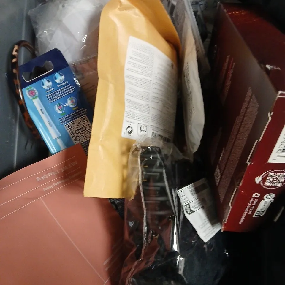 APPROXIMATELY 10 ASSORTED HEALTH & BEAUTY PRODUCTS TO INCLUDE HAIR CLIPPERS, COLLAGEN MASK, EAR & NOSE TRIMMER ETC 