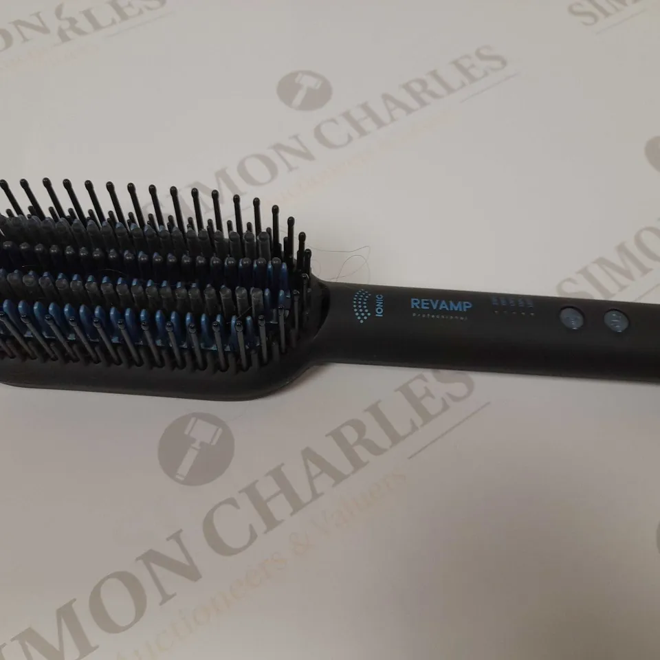 BOXED REVAMP PROGLOSS DEEPFOAM BRUSH