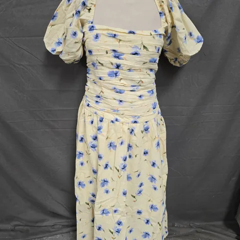 ABERCROMBIE & FITCH SQUARE NECKED SHORT SLEEVE DRESS IN FLORAL YELLOW - MEDIUM P