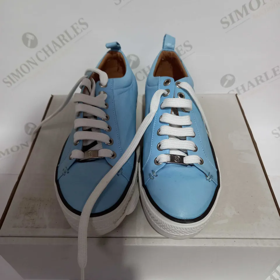 MODA IN PELLE BLUE LACED TRAINERS - SIZE 5