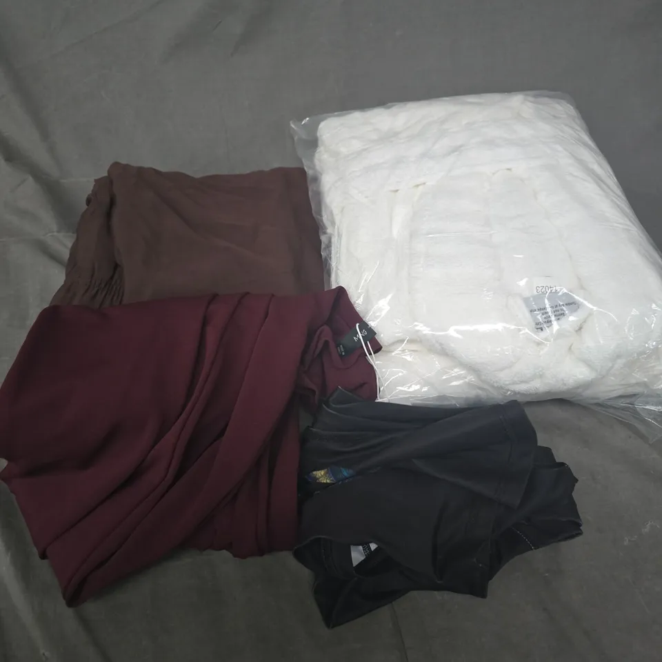 APPROXIMATELY 25 ASSORTED CLOTHING AND FASHION PRODUCTS IN VARIOUS STYLES AND SIZES - COLLECTION ONLY