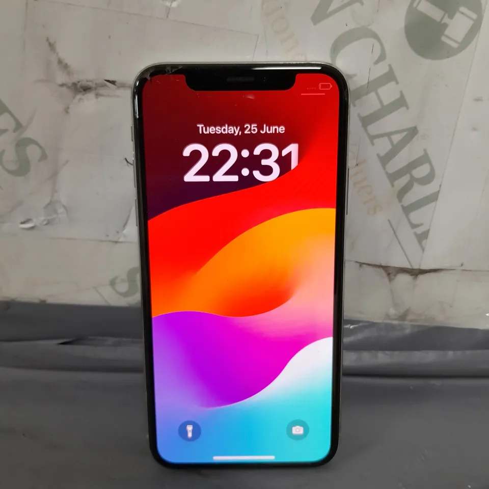 APPLE IPHONE XS/X IN WHITE