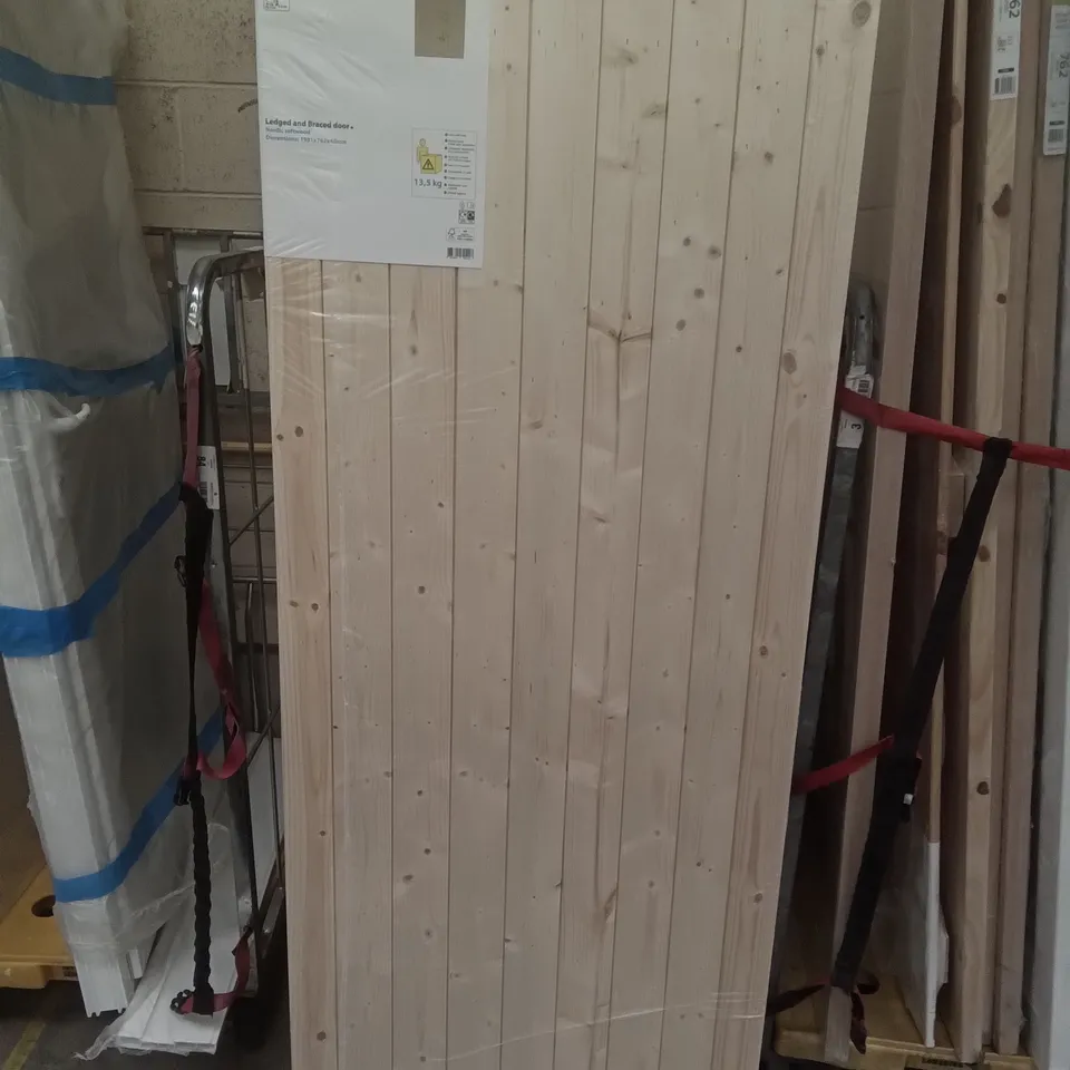 NORDIC SOFTWOOD LEDGED AND BRACED DOOR 1981×762×40MM