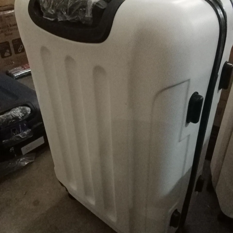 LUGG TRAVEL SUITCASE WHITE