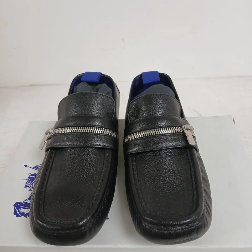 BURBERRY LEATHER LOAFERS – BLACK, UK 8 (EU 42) WITH ZIP DETAIL